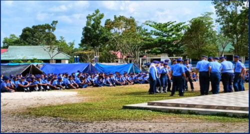 Semangat Siswa Kelas XI Ikuti Kemah Anak Indonesia Hebat