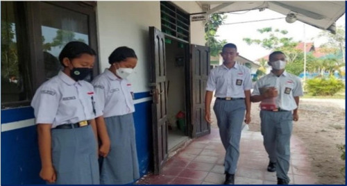 Tegur Sapa Budaya Positif  di SMAN 5 Palangka Raya