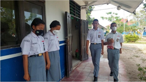 Tegur Sapa Budaya Positif di SMAN 5 Palangka Raya